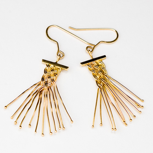 Dancer earrings in 18k gold by Tamberlaine