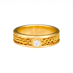 Inset Weave Ring in 18k & 22k gold with diamond